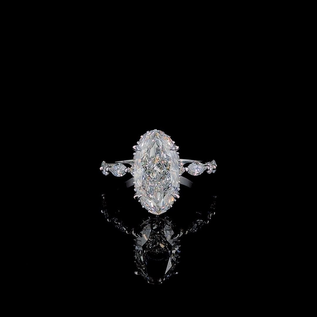 Oval modified diamond ring
